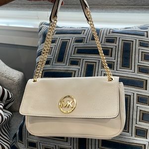 Off white small shoulder bag with golden chain & Logo , space for accessories